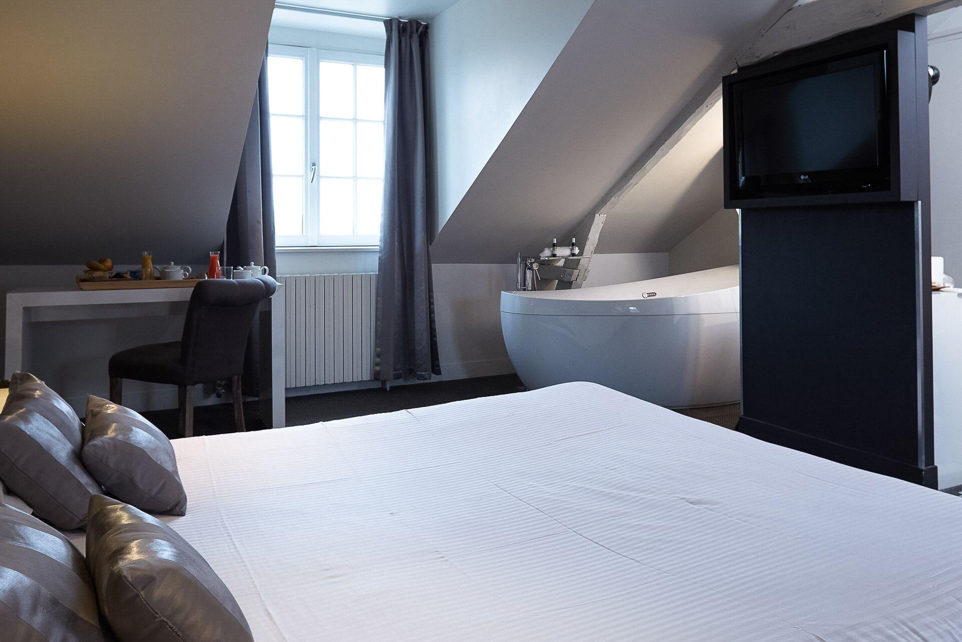 Best Western Le Cheval Blanc -Vue Sur Le Port-Plein Centre Ville Honfleur Esterno foto
