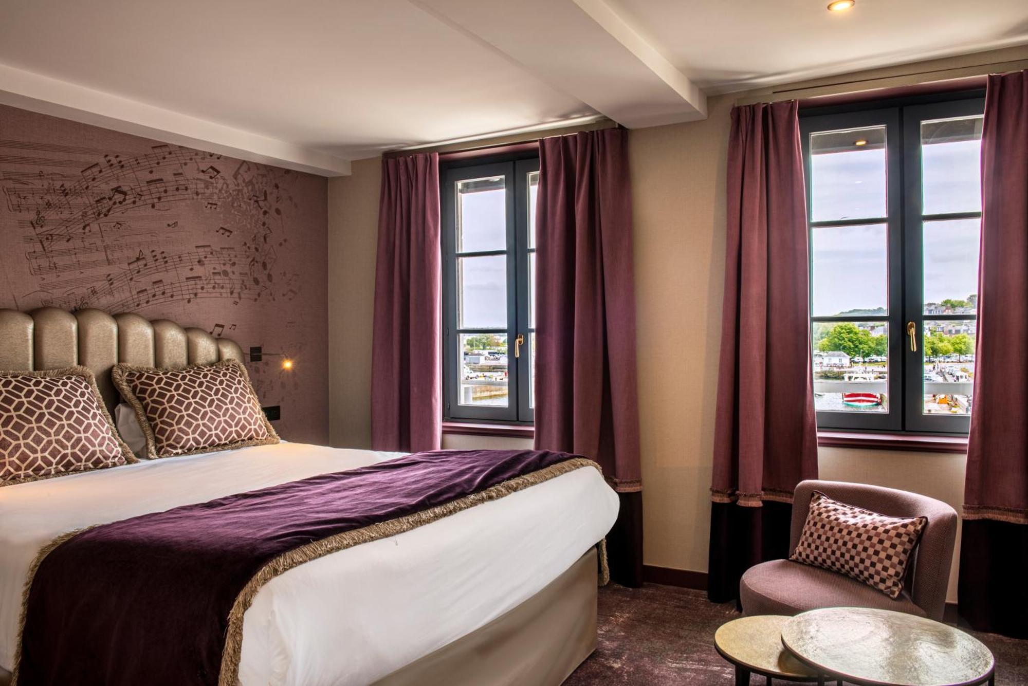 Best Western Le Cheval Blanc -Vue Sur Le Port-Plein Centre Ville Honfleur Esterno foto