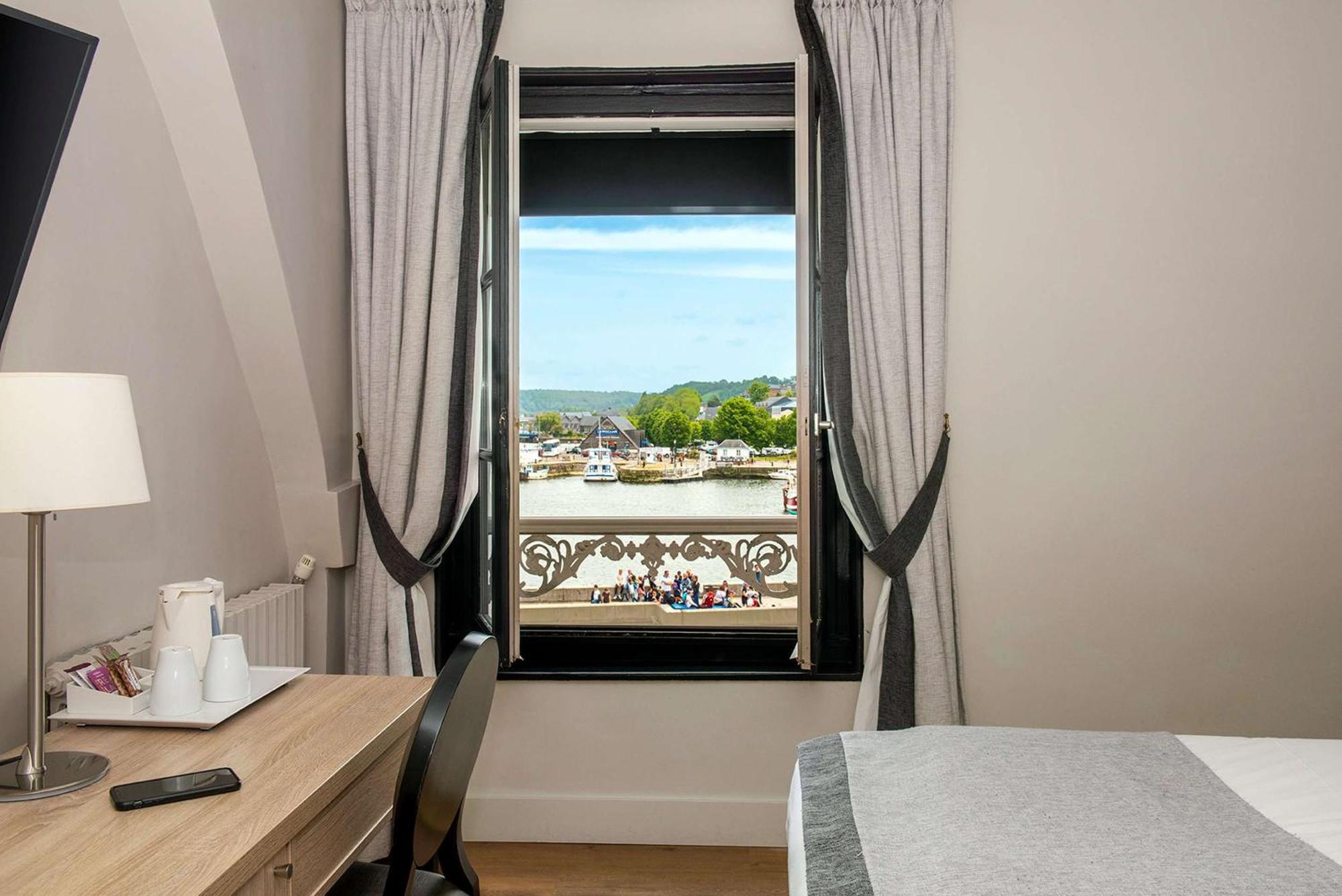 Best Western Le Cheval Blanc -Vue Sur Le Port-Plein Centre Ville Honfleur Esterno foto
