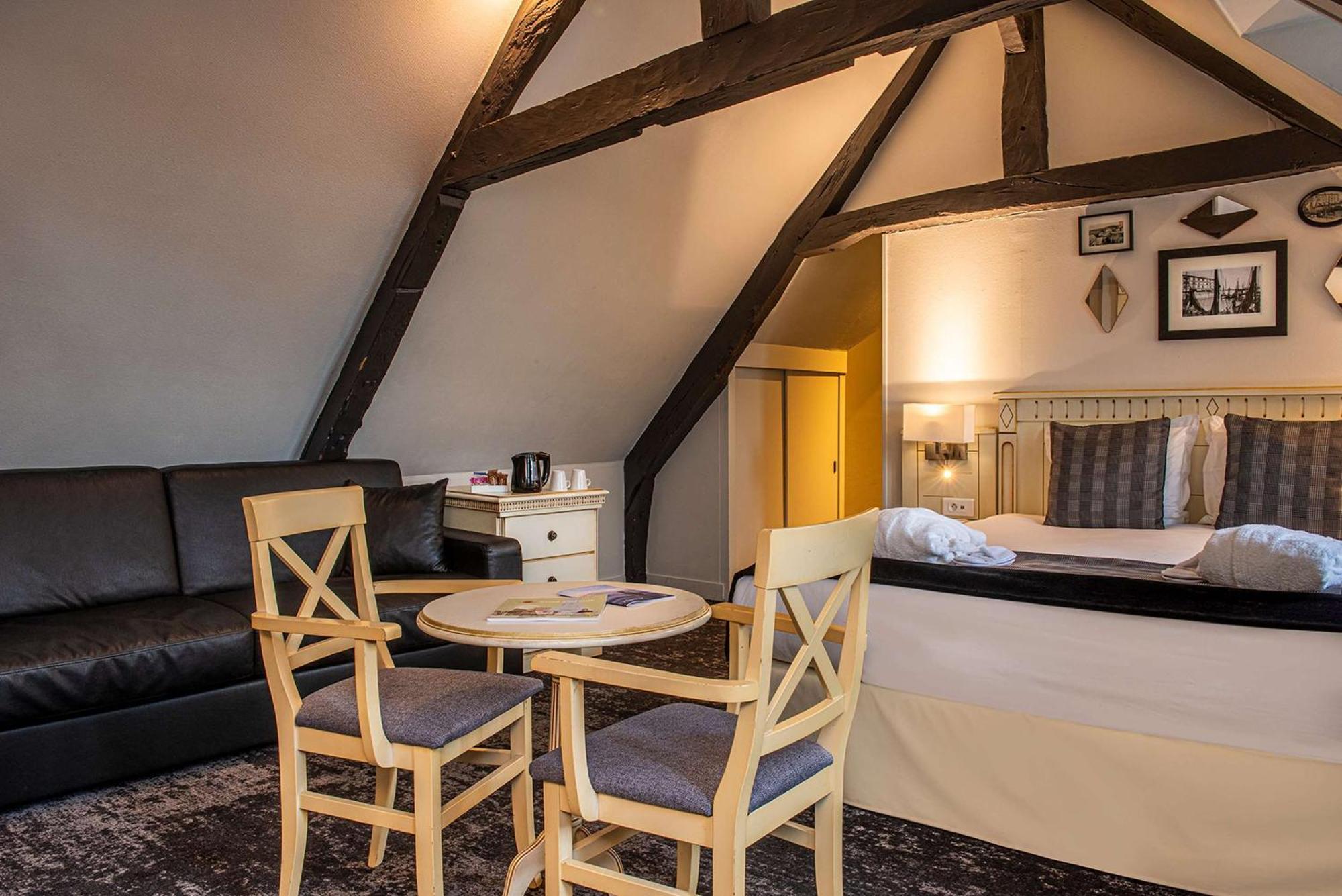 Best Western Le Cheval Blanc -Vue Sur Le Port-Plein Centre Ville Honfleur Esterno foto