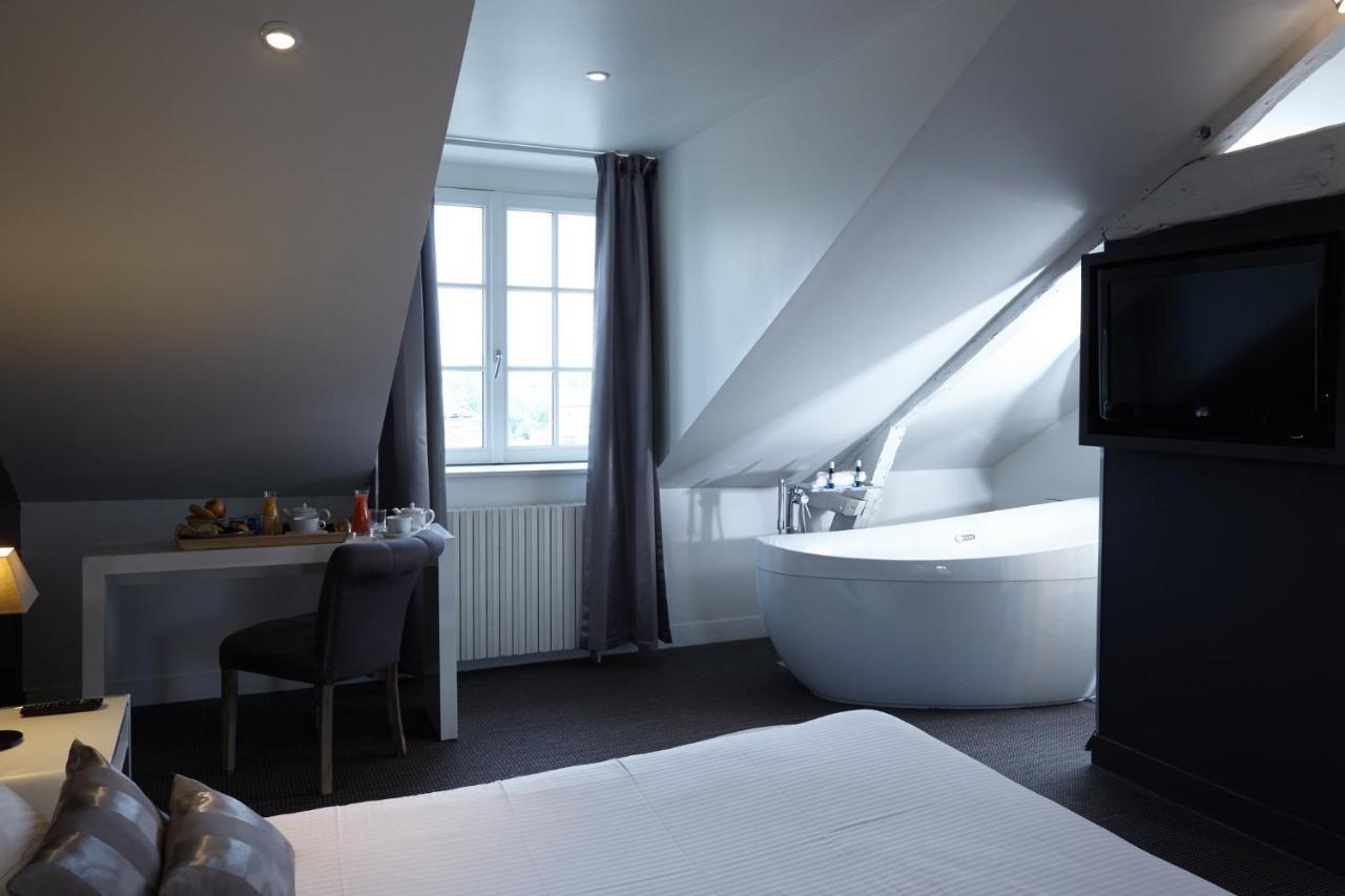 Best Western Le Cheval Blanc -Vue Sur Le Port-Plein Centre Ville Honfleur Camera foto